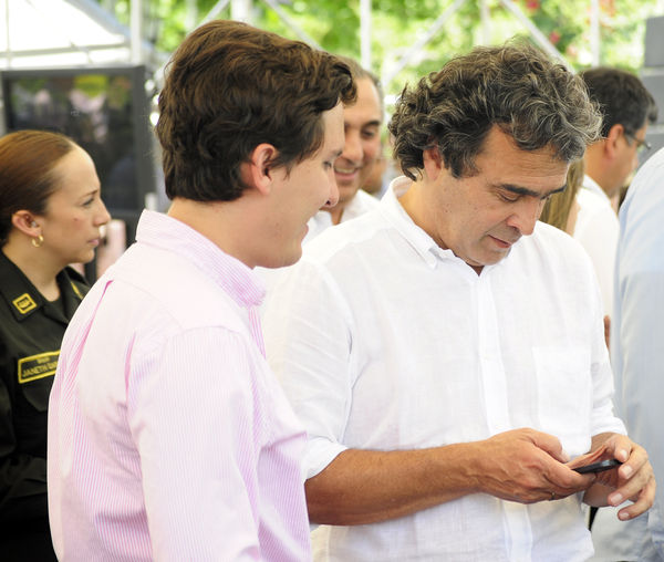 Inauguración del Gas Natural en el Occidente Antioqueño
Inauguración del Gas Natural en el Occidente Antioqueño
Fecha: Julio 9  de 2013. Lugar: Santa Fe de Antioquia
Para descargar esta fotografía en alta resolución, haga clic sobre la imagen hasta que la misma se despliegue en la pantalla completa; luego dé clic derecho y elija la opción "guardar imagen como". 
En caso de publicación por cualquier medio, solicitamos acompañarla del crédito: "Cortesía EPM".
Palabras clave: Inauguración Gas Natural Occidente Antioqueño