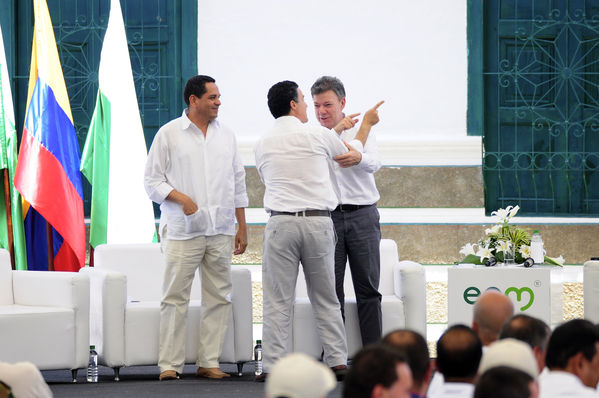 Inauguración del Gas Natural en el Occidente Antioqueño
Inauguración del Gas Natural en el Occidente Antioqueño
Fecha: Julio 9  de 2013. Lugar: Santa Fe de Antioquia
Para descargar esta fotografía en alta resolución, haga clic sobre la imagen hasta que la misma se despliegue en la pantalla completa; luego dé clic derecho y elija la opción "guardar imagen como". 
En caso de publicación por cualquier medio, solicitamos acompañarla del crédito: "Cortesía EPM".
Palabras clave: Inauguración Gas Natural Occidente Antioqueño