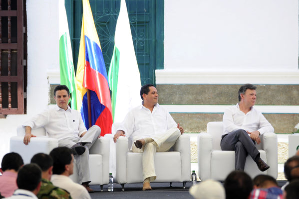 Inauguración del Gas Natural en el Occidente Antioqueño
Inauguración del Gas Natural en el Occidente Antioqueño
Fecha: Julio 9  de 2013. Lugar: Santa Fe de Antioquia
Para descargar esta fotografía en alta resolución, haga clic sobre la imagen hasta que la misma se despliegue en la pantalla completa; luego dé clic derecho y elija la opción "guardar imagen como". 
En caso de publicación por cualquier medio, solicitamos acompañarla del crédito: "Cortesía EPM".
Palabras clave: Inauguración Gas Natural Occidente Antioqueño