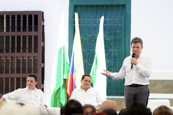 Inauguración del Gas Natural en el Occidente Antioqueño
Inauguración del Gas Natural en el Occidente Antioqueño
Fecha: Julio 9  de 2013. Lugar: Santa Fe de Antioquia
Para descargar esta fotografía en alta resolución, haga clic sobre la imagen hasta que la misma se despliegue en la pantalla completa; luego dé clic derecho y elija la opción "guardar imagen como". 
En caso de publicación por cualquier medio, solicitamos acompañarla del crédito: "Cortesía EPM".
Palabras clave: Inauguración Gas Natural Occidente Antioqueño