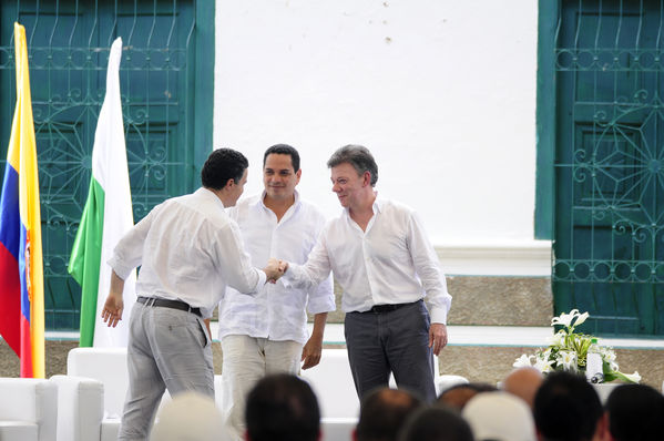 Inauguración del Gas Natural en el Occidente Antioqueño
Inauguración del Gas Natural en el Occidente Antioqueño
Fecha: Julio 9  de 2013. Lugar: Santa Fe de Antioquia
Para descargar esta fotografía en alta resolución, haga clic sobre la imagen hasta que la misma se despliegue en la pantalla completa; luego dé clic derecho y elija la opción "guardar imagen como". 
En caso de publicación por cualquier medio, solicitamos acompañarla del crédito: "Cortesía EPM".
Palabras clave: Inauguración Gas Natural Occidente Antioqueño