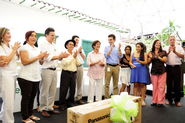 Inauguración del Gas Natural en el Occidente Antioqueño
Inauguración del Gas Natural en el Occidente Antioqueño
Fecha: Julio 9  de 2013. Lugar: Santa Fe de Antioquia
Para descargar esta fotografía en alta resolución, haga clic sobre la imagen hasta que la misma se despliegue en la pantalla completa; luego dé clic derecho y elija la opción "guardar imagen como". 
En caso de publicación por cualquier medio, solicitamos acompañarla del crédito: "Cortesía EPM".
Palabras clave: Inauguración Gas Natural Occidente Antioqueño