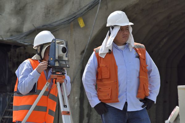 Trabajadores obra
Trabajadores en obra
Fecha: Junio 18 2018.
Para descargar esta fotografía en alta resolución, haga clic sobre la imagen hasta que la misma se despliegue en la pantalla completa; luego dé clic derecho y elija la opción "guardar imagen como". 
En caso de publicación por cualquier medio, solicitamos acompañarla del crédito: "Foto EPM"
Palabras clave: Trabajadores obra