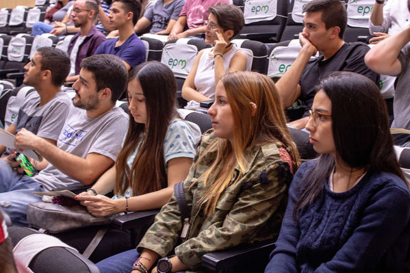 Innóvate EPM 2019
Innóvate EPM 2019
Fecha: Junio 19 de 2019. 
Para descargar esta fotografía en alta resolución, haga clic sobre la imagen hasta que la misma se despliegue en la pantalla completa; luego dé clic derecho y elija la opción "guardar imagen como". 
En caso de publicación por cualquier medio, solicitamos acompañarla del crédito: "Foto EPM"
Palabras clave: Innóvate EPM 2019
