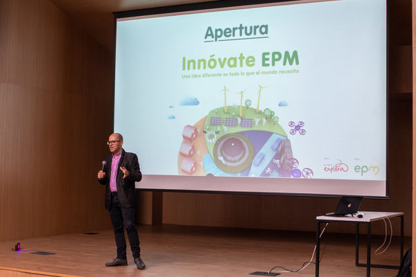 Innóvate EPM 2019
Innóvate EPM 2019
Fecha: Junio 19 de 2019. 
Para descargar esta fotografía en alta resolución, haga clic sobre la imagen hasta que la misma se despliegue en la pantalla completa; luego dé clic derecho y elija la opción "guardar imagen como". 
En caso de publicación por cualquier medio, solicitamos acompañarla del crédito: "Foto EPM"
Palabras clave: Innóvate EPM 2019
