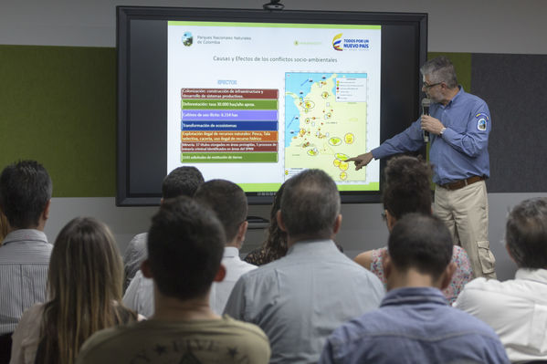 Semana Ambiental 2017
Semana Ambiental 2017
Fecha: Junio 22 de 2017
Para descargar esta fotografía en alta resolución, haga clic sobre la imagen hasta que la misma se despliegue en la pantalla completa; luego dé clic derecho y elija la opción "guardar imagen como". 
En caso de publicación por cualquier medio, solicitamos acompañarla del crédito: "Foto EPM"
Palabras clave: Semana Ambiental 2017