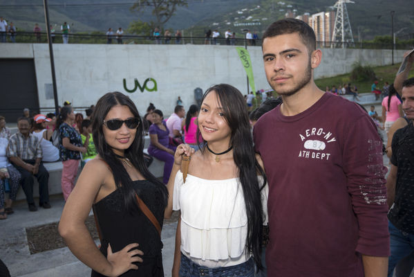 UVA Aguas Claras
UVA Aguas Claras
Fecha: Junio 21 de 2016
Para descargar esta fotografía en alta resolución, haga clic sobre la imagen hasta que la misma se despliegue en la pantalla completa; luego dé clic derecho y elija la opción "guardar imagen como". 
En caso de publicación por cualquier medio, solicitamos acompañarla del crédito: "Foto EPM"
Palabras clave: UVA Aguas Claras