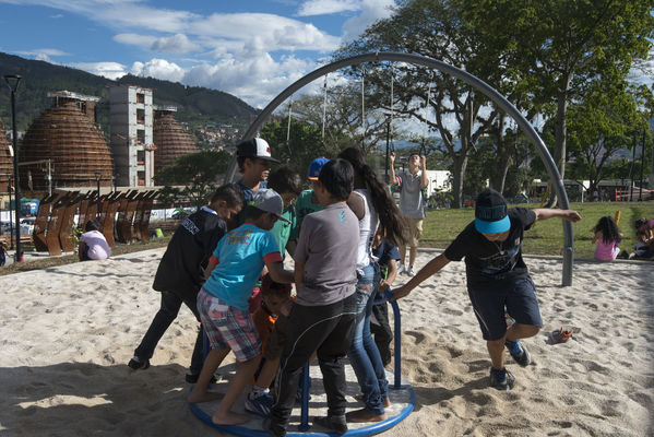 UVA Aguas Claras
UVA Aguas Claras
Fecha: Junio 21 de 2016
Para descargar esta fotografía en alta resolución, haga clic sobre la imagen hasta que la misma se despliegue en la pantalla completa; luego dé clic derecho y elija la opción "guardar imagen como". 
En caso de publicación por cualquier medio, solicitamos acompañarla del crédito: "Foto EPM"
Palabras clave: UVA Aguas Claras