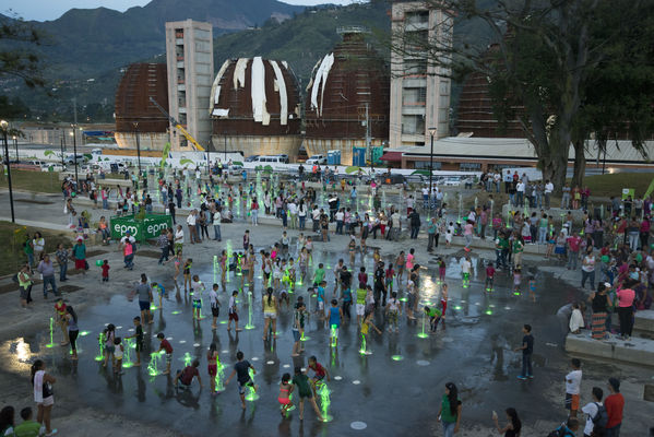 UVA Aguas Claras
UVA Aguas Claras
Fecha: Junio 21 de 2016
Para descargar esta fotografía en alta resolución, haga clic sobre la imagen hasta que la misma se despliegue en la pantalla completa; luego dé clic derecho y elija la opción "guardar imagen como". 
En caso de publicación por cualquier medio, solicitamos acompañarla del crédito: "Foto EPM"
Palabras clave: UVA Aguas Claras