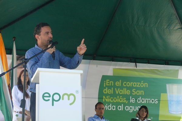 Inauguración Planta de Potabilización del Proyecto Valle San Nicolás
Inauguración Planta de Potabilización del Proyecto Valle San Nicolás
Fecha: Junio 22 de 2016
Para descargar esta fotografía en alta resolución, haga clic sobre la imagen hasta que la misma se despliegue en la pantalla completa; luego dé clic derecho y elija la opción "guardar imagen como". 
En caso de publicación por cualquier medio, solicitamos acompañarla del crédito: "Foto EPM"
Palabras clave: Inauguración Planta Potabilización Proyecto Valle San Nicolás