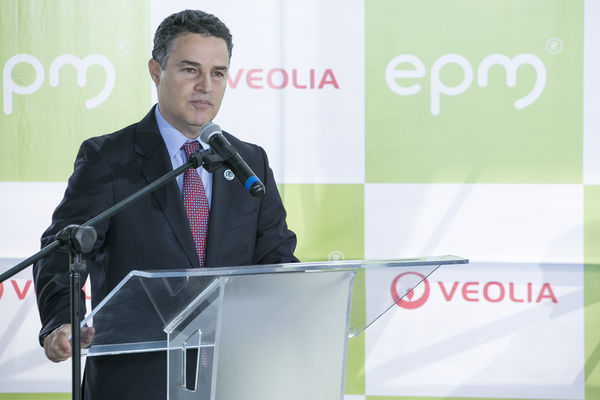 Rueda de Prensa: Detalles alianza Veolia-EPM 
Rueda de Prensa: Detalles alianza Veolia-EPM   
Fecha: Junio 26 de 2015. Lugar: Complejo Ruta N - Medellín
Para descargar esta fotografía en alta resolución, haga clic sobre la imagen hasta que la misma se despliegue en la pantalla completa; luego dé clic derecho y elija la opción "guardar imagen como". 
En caso de publicación por cualquier medio, solicitamos acompañarla del crédito: "Foto EPM"
Palabras clave: Rueda Prensa Detalles alianza Veolia EPM