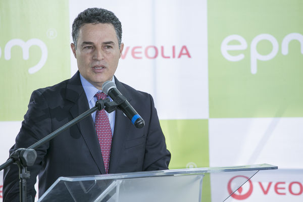 Rueda de Prensa: Detalles alianza Veolia-EPM 
Rueda de Prensa: Detalles alianza Veolia-EPM   
Fecha: Junio 26 de 2015. Lugar: Complejo Ruta N - Medellín
Para descargar esta fotografía en alta resolución, haga clic sobre la imagen hasta que la misma se despliegue en la pantalla completa; luego dé clic derecho y elija la opción "guardar imagen como". 
En caso de publicación por cualquier medio, solicitamos acompañarla del crédito: "Foto EPM"
Palabras clave: Rueda Prensa Detalles alianza Veolia EPM