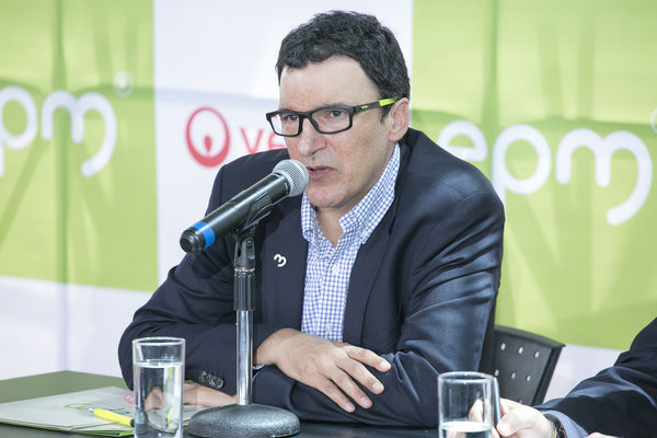 Rueda de Prensa: Detalles alianza Veolia-EPM 
Rueda de Prensa: Detalles alianza Veolia-EPM   
Fecha: Junio 26 de 2015. Lugar: Complejo Ruta N - Medellín
Para descargar esta fotografía en alta resolución, haga clic sobre la imagen hasta que la misma se despliegue en la pantalla completa; luego dé clic derecho y elija la opción "guardar imagen como". 
En caso de publicación por cualquier medio, solicitamos acompañarla del crédito: "Foto EPM"
Palabras clave: Rueda Prensa Detalles alianza Veolia EPM