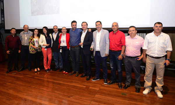 Años de Servicio 2018
Años de servicio 2018
Junio 29 2018
Para descargar esta fotografía en alta resolución, haga clic sobre la imagen hasta que la misma se despliegue en la pantalla completa; luego dé clic derecho y elija la opción "guardar imagen como". 
En caso de publicación por cualquier medio, solicitamos acompañarla del crédito: "Foto EPM"
Palabras clave: Años Servicio 2018