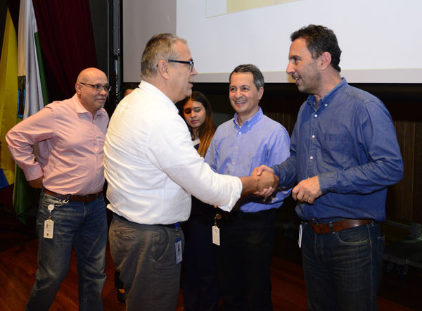 Años de Servicio 2018
Años de servicio 2018
Junio 29 2018
Para descargar esta fotografía en alta resolución, haga clic sobre la imagen hasta que la misma se despliegue en la pantalla completa; luego dé clic derecho y elija la opción "guardar imagen como". 
En caso de publicación por cualquier medio, solicitamos acompañarla del crédito: "Foto EPM"
Palabras clave: Años Servicio 2018
