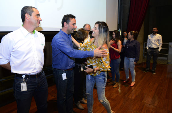años de servicio 2018
Años de servicio 2018
Junio 29 2018
Para descargar esta fotografía en alta resolución, haga clic sobre la imagen hasta que la misma se despliegue en la pantalla completa; luego dé clic derecho y elija la opción "guardar imagen como". 
En caso de publicación por cualquier medio, solicitamos acompañarla del crédito: "Foto EPM"
Palabras clave: años servicio 2018
