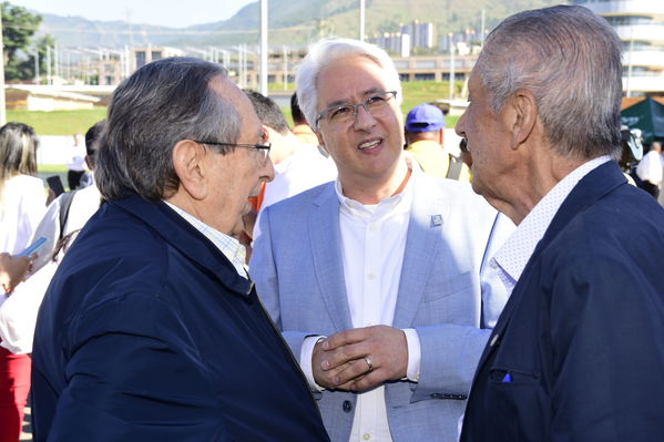 Inauguración Aguas Claras EPM
Inauguración Aguas Claras EPM
Fecha: Junio 4 2019.
Para descargar esta fotografía en alta resolución, haga clic sobre la imagen hasta que la misma se despliegue en la pantalla completa; luego dé clic derecho y elija la opción "guardar imagen como". 
En caso de publicación por cualquier medio, solicitamos acompañarla del crédito: "Foto EPM"
Palabras clave: Inauguración Aguas Claras EPM