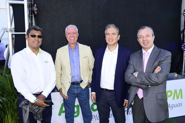 Inauguración Aguas Claras EPM
Inauguración Aguas Claras EPM
Fecha: Junio 4 2019.
Para descargar esta fotografía en alta resolución, haga clic sobre la imagen hasta que la misma se despliegue en la pantalla completa; luego dé clic derecho y elija la opción "guardar imagen como". 
En caso de publicación por cualquier medio, solicitamos acompañarla del crédito: "Foto EPM"
Palabras clave: Inauguración Aguas Claras EPM