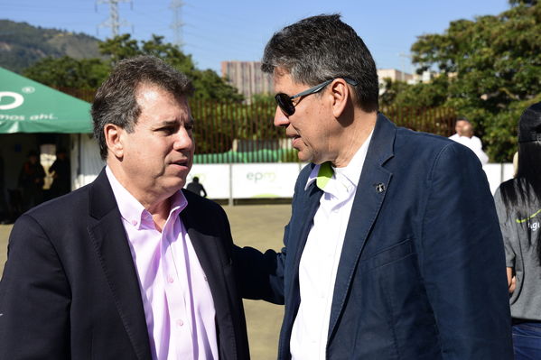 Inauguración Aguas Claras EPM
Inauguración Aguas Claras EPM
Fecha: Junio 4 2019.
Para descargar esta fotografía en alta resolución, haga clic sobre la imagen hasta que la misma se despliegue en la pantalla completa; luego dé clic derecho y elija la opción "guardar imagen como". 
En caso de publicación por cualquier medio, solicitamos acompañarla del crédito: "Foto EPM"
Palabras clave: Inauguración Aguas Claras EPM