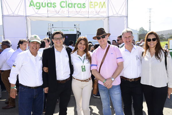 Inauguración Aguas Claras EPM
Inauguración Aguas Claras EPM
Fecha: Junio 4 2019.
Para descargar esta fotografía en alta resolución, haga clic sobre la imagen hasta que la misma se despliegue en la pantalla completa; luego dé clic derecho y elija la opción "guardar imagen como". 
En caso de publicación por cualquier medio, solicitamos acompañarla del crédito: "Foto EPM"
Palabras clave: Inauguración Aguas Claras EPM
