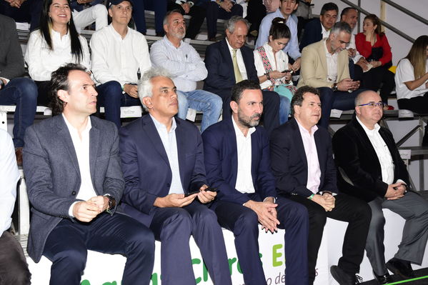 Inauguración Aguas Claras EPM
Inauguración Aguas Claras EPM
Fecha: Junio 4 2019.
Para descargar esta fotografía en alta resolución, haga clic sobre la imagen hasta que la misma se despliegue en la pantalla completa; luego dé clic derecho y elija la opción "guardar imagen como". 
En caso de publicación por cualquier medio, solicitamos acompañarla del crédito: "Foto EPM"
Palabras clave: Inauguración Aguas Claras EPM