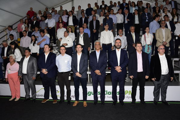 Inauguración Aguas Claras EPM
Inauguración Aguas Claras EPM
Fecha: Junio 4 2019.
Para descargar esta fotografía en alta resolución, haga clic sobre la imagen hasta que la misma se despliegue en la pantalla completa; luego dé clic derecho y elija la opción "guardar imagen como". 
En caso de publicación por cualquier medio, solicitamos acompañarla del crédito: "Foto EPM"
Palabras clave: Inauguración Aguas Claras EPM