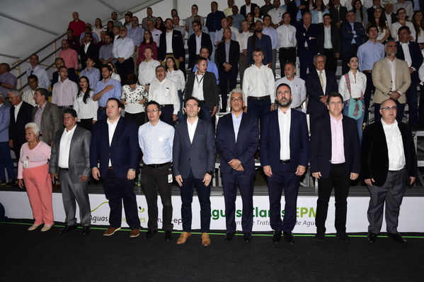 Inauguración Aguas Claras EPM
Inauguración Aguas Claras EPM
Fecha: Junio 4 2019.
Para descargar esta fotografía en alta resolución, haga clic sobre la imagen hasta que la misma se despliegue en la pantalla completa; luego dé clic derecho y elija la opción "guardar imagen como". 
En caso de publicación por cualquier medio, solicitamos acompañarla del crédito: "Foto EPM"
Palabras clave: Inauguración Aguas Claras EPM