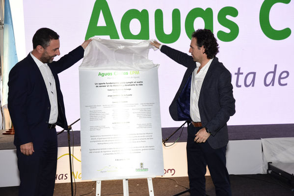 Inauguración Aguas Claras EPM
Inauguración Aguas Claras EPM
Fecha: Junio 4 2019.
Para descargar esta fotografía en alta resolución, haga clic sobre la imagen hasta que la misma se despliegue en la pantalla completa; luego dé clic derecho y elija la opción "guardar imagen como". 
En caso de publicación por cualquier medio, solicitamos acompañarla del crédito: "Foto EPM"
Palabras clave: Inauguración Aguas Claras EPM