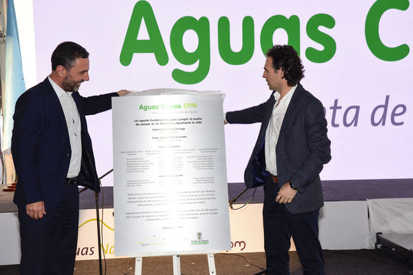 Inauguración Aguas Claras EPM
Inauguración Aguas Claras EPM
Fecha: Junio 4 2019.
Para descargar esta fotografía en alta resolución, haga clic sobre la imagen hasta que la misma se despliegue en la pantalla completa; luego dé clic derecho y elija la opción "guardar imagen como". 
En caso de publicación por cualquier medio, solicitamos acompañarla del crédito: "Foto EPM"
Palabras clave: Inauguración Aguas Claras EPM