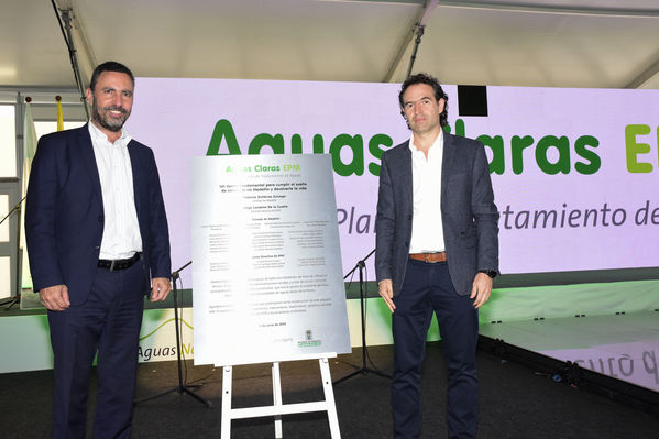 Inauguración Aguas Claras EPM
Inauguración Aguas Claras EPM
Fecha: Junio 4 2019.
Para descargar esta fotografía en alta resolución, haga clic sobre la imagen hasta que la misma se despliegue en la pantalla completa; luego dé clic derecho y elija la opción "guardar imagen como". 
En caso de publicación por cualquier medio, solicitamos acompañarla del crédito: "Foto EPM"
Palabras clave: Inauguración Aguas Claras EPM