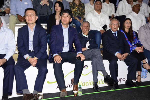 Inauguración Aguas Claras EPM
Inauguración Aguas Claras EPM
Fecha: Junio 4 2019.
Para descargar esta fotografía en alta resolución, haga clic sobre la imagen hasta que la misma se despliegue en la pantalla completa; luego dé clic derecho y elija la opción "guardar imagen como". 
En caso de publicación por cualquier medio, solicitamos acompañarla del crédito: "Foto EPM"
Palabras clave: Inauguración Aguas Claras EPM
