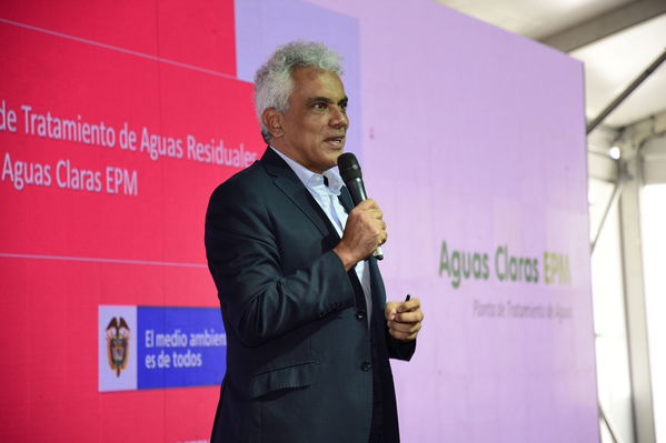 Inauguración Aguas Claras EPM
Inauguración Aguas Claras EPM
Fecha: Junio 4 2019.
Para descargar esta fotografía en alta resolución, haga clic sobre la imagen hasta que la misma se despliegue en la pantalla completa; luego dé clic derecho y elija la opción "guardar imagen como". 
En caso de publicación por cualquier medio, solicitamos acompañarla del crédito: "Foto EPM"
Palabras clave: Inauguración Aguas Claras EPM