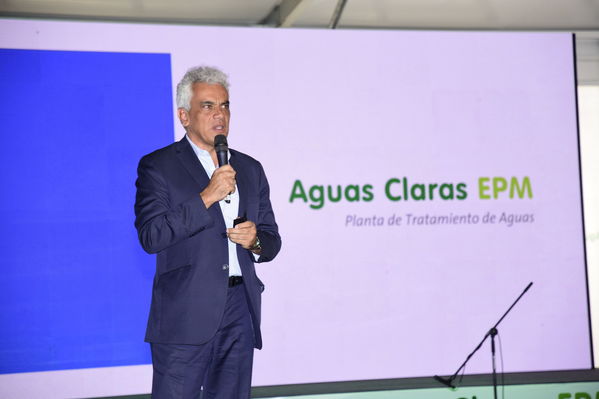 Inauguración Aguas Claras EPM
Inauguración Aguas Claras EPM
Fecha: Junio 4 2019.
Para descargar esta fotografía en alta resolución, haga clic sobre la imagen hasta que la misma se despliegue en la pantalla completa; luego dé clic derecho y elija la opción "guardar imagen como". 
En caso de publicación por cualquier medio, solicitamos acompañarla del crédito: "Foto EPM"
Palabras clave: Inauguración Aguas Claras EPM