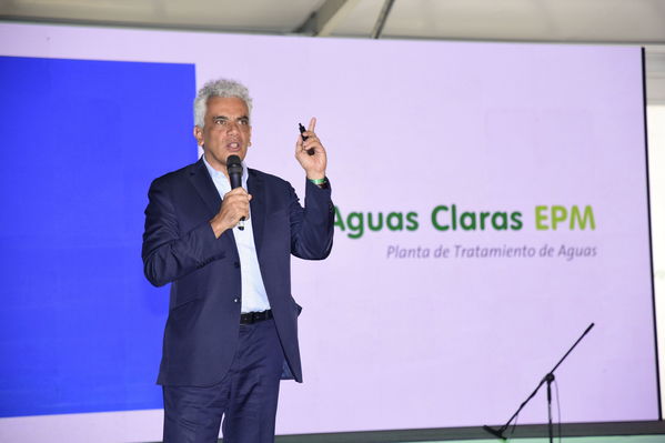 Inauguración Aguas Claras EPM
Inauguración Aguas Claras EPM
Fecha: Junio 4 2019.
Para descargar esta fotografía en alta resolución, haga clic sobre la imagen hasta que la misma se despliegue en la pantalla completa; luego dé clic derecho y elija la opción "guardar imagen como". 
En caso de publicación por cualquier medio, solicitamos acompañarla del crédito: "Foto EPM"
Palabras clave: Inauguración Aguas Claras EPM