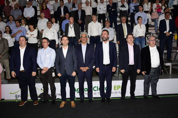 Inauguración Aguas Claras EPM
Inauguración Aguas Claras EPM
Fecha: Junio 4 2019.
Para descargar esta fotografía en alta resolución, haga clic sobre la imagen hasta que la misma se despliegue en la pantalla completa; luego dé clic derecho y elija la opción "guardar imagen como". 
En caso de publicación por cualquier medio, solicitamos acompañarla del crédito: "Foto EPM"
Palabras clave: Inauguración Aguas Claras EPM