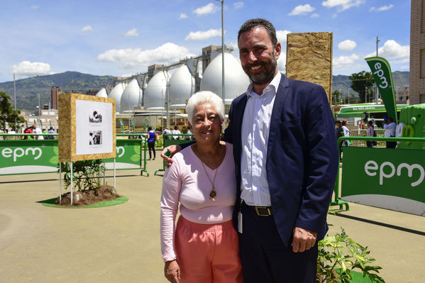 Inauguración Aguas Claras EPM
Inauguración Aguas Claras EPM
Fecha: Junio 4 2019.
Para descargar esta fotografía en alta resolución, haga clic sobre la imagen hasta que la misma se despliegue en la pantalla completa; luego dé clic derecho y elija la opción "guardar imagen como". 
En caso de publicación por cualquier medio, solicitamos acompañarla del crédito: "Foto EPM"
Palabras clave: Inauguración Aguas Claras EPM