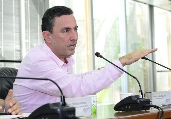 Rueda prensa contingencia Hidroituango
Rueda de prensa contingencia Hidroituango.  
Fecha: 4 Junio 2018.
Para descargar esta fotografía en alta resolución, haga clic sobre la imagen hasta que la misma se despliegue en la pantalla completa; luego dé clic derecho y elija la opción "guardar imagen como". 
En caso de publicación por cualquier medio, solicitamos acompañarla del crédito: "Foto EPM"
Palabras clave: Rueda prensa contingencia Hidroituango