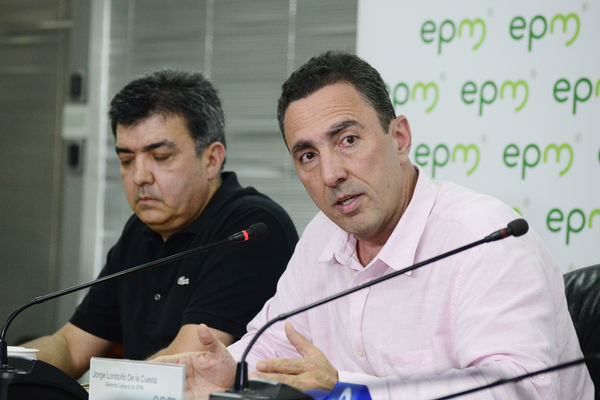 Rueda prensa contingencia Hidroituango
Rueda de prensa contingencia Hidroituango.  
Fecha: 4 Junio 2018.
Para descargar esta fotografía en alta resolución, haga clic sobre la imagen hasta que la misma se despliegue en la pantalla completa; luego dé clic derecho y elija la opción "guardar imagen como". 
En caso de publicación por cualquier medio, solicitamos acompañarla del crédito: "Foto EPM"
Palabras clave: Rueda prensa contingencia Hidroituango