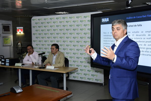 Rueda de prensa: Resultados estudio causa-raíz proyecto Ituango
Rueda de prensa: Resultados estudio causa-raíz proyecto Ituango
Marzo 1 2019
Para descargar esta fotografía en alta resolución, haga clic sobre la imagen hasta que la misma se despliegue en la pantalla completa; luego dé clic derecho y elija la opción "guardar imagen como". 
En caso de publicación por cualquier medio, solicitamos acompañarla del crédito: "Foto EPM"
Palabras clave: Rueda de prensa: Resultados estudio causa-raíz proyecto Ituango