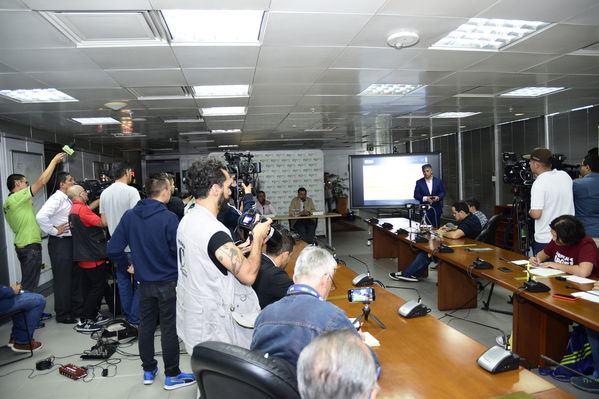 Rueda de prensa: Resultados estudio causa-raíz proyecto Ituango
Rueda de prensa: Resultados estudio causa-raíz proyecto Ituango
Marzo 1 2019
Para descargar esta fotografía en alta resolución, haga clic sobre la imagen hasta que la misma se despliegue en la pantalla completa; luego dé clic derecho y elija la opción "guardar imagen como". 
En caso de publicación por cualquier medio, solicitamos acompañarla del crédito: "Foto EPM"
Palabras clave: Rueda de prensa: Resultados estudio causa-raíz proyecto Ituango