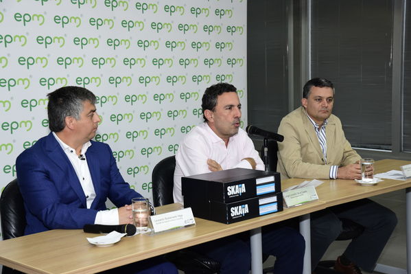 Rueda de prensa: Resultados estudio causa-raíz proyecto Ituango
Rueda de prensa: Resultados estudio causa-raíz proyecto Ituango
Marzo 1 2019
Para descargar esta fotografía en alta resolución, haga clic sobre la imagen hasta que la misma se despliegue en la pantalla completa; luego dé clic derecho y elija la opción "guardar imagen como". 
En caso de publicación por cualquier medio, solicitamos acompañarla del crédito: "Foto EPM"
Palabras clave: Rueda de prensa: Resultados estudio causa-raíz proyecto Ituango