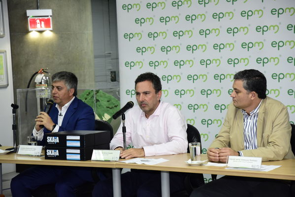 Rueda de prensa: Resultados estudio causa-raíz proyecto Ituango
Rueda de prensa: Resultados estudio causa-raíz proyecto Ituango
Marzo 1 2019
Para descargar esta fotografía en alta resolución, haga clic sobre la imagen hasta que la misma se despliegue en la pantalla completa; luego dé clic derecho y elija la opción "guardar imagen como". 
En caso de publicación por cualquier medio, solicitamos acompañarla del crédito: "Foto EPM"
Palabras clave: Rueda de prensa: Resultados estudio causa-raíz proyecto Ituango