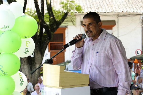 Inauguración del gas natural en Frontino
Inauguración del gas natural en Frontino
Fecha: Marzo 14 de 2014
Para descargar esta fotografía en alta resolución, haga clic sobre la imagen hasta que la misma se despliegue en la pantalla completa; luego dé clic derecho y elija la opción "guardar imagen como". 
En caso de publicación por cualquier medio, solicitamos acompañarla del crédito: "Foto EPM"
Palabras clave: Inauguración gas natural Frontino