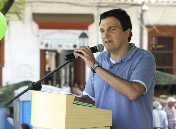 Inauguración del gas natural en Frontino
Inauguración del gas natural en Frontino
Fecha: Marzo 14 de 2014
Para descargar esta fotografía en alta resolución, haga clic sobre la imagen hasta que la misma se despliegue en la pantalla completa; luego dé clic derecho y elija la opción "guardar imagen como". 
En caso de publicación por cualquier medio, solicitamos acompañarla del crédito: "Foto EPM"
Palabras clave: Inauguración gas natural Frontino