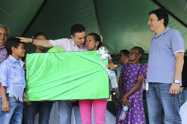 Inauguración del gas natural en Frontino
Inauguración del gas natural en Frontino
Fecha: Marzo 14 de 2014
Para descargar esta fotografía en alta resolución, haga clic sobre la imagen hasta que la misma se despliegue en la pantalla completa; luego dé clic derecho y elija la opción "guardar imagen como". 
En caso de publicación por cualquier medio, solicitamos acompañarla del crédito: "Foto EPM"
Palabras clave: Inauguración gas natural Frontino
