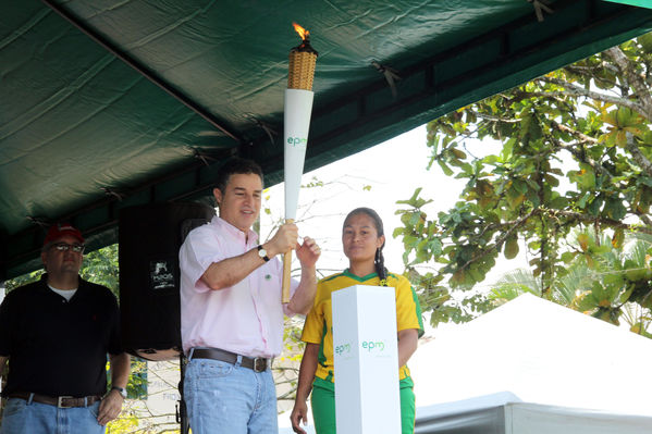 Inauguración del gas natural en Frontino
Inauguración del gas natural en Frontino
Fecha: Marzo 14 de 2014
Para descargar esta fotografía en alta resolución, haga clic sobre la imagen hasta que la misma se despliegue en la pantalla completa; luego dé clic derecho y elija la opción "guardar imagen como". 
En caso de publicación por cualquier medio, solicitamos acompañarla del crédito: "Foto EPM"

Palabras clave: Inauguración gas natural Frontino