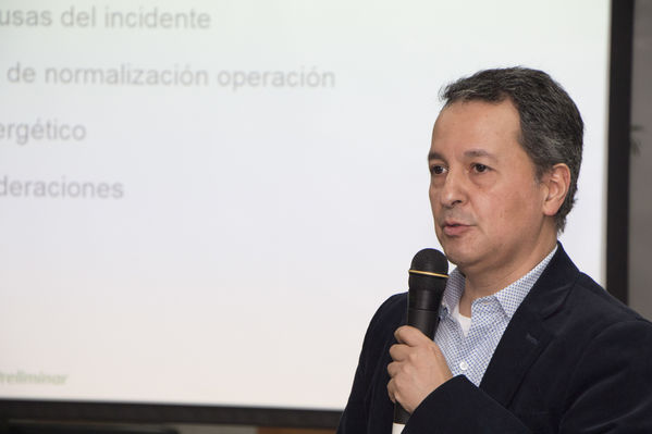 Rueda de Prensa sobre trabajos en la Central Guatapé  
Rueda de Prensa sobre trabajos en la Central Guatapé    
Fecha: Marzo 14 de 2016
Para descargar esta fotografía en alta resolución, haga clic sobre la imagen hasta que la misma se despliegue en la pantalla completa; luego dé clic derecho y elija la opción "guardar imagen como". 
En caso de publicación por cualquier medio, solicitamos acompañarla del crédito: "Foto EPM"
Palabras clave: Rueda Prensa trabajos Central Guatapé