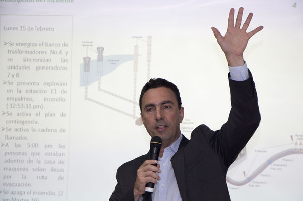 Rueda de Prensa sobre trabajos en la Central Guatapé  
Rueda de Prensa sobre trabajos en la Central Guatapé    
Fecha: Marzo 14 de 2016
Para descargar esta fotografía en alta resolución, haga clic sobre la imagen hasta que la misma se despliegue en la pantalla completa; luego dé clic derecho y elija la opción "guardar imagen como". 
En caso de publicación por cualquier medio, solicitamos acompañarla del crédito: "Foto EPM"
Palabras clave: Rueda Prensa trabajos Central Guatapé