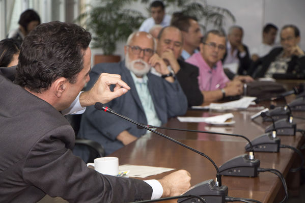 Rueda de Prensa sobre trabajos en la Central Guatapé  
Rueda de Prensa sobre trabajos en la Central Guatapé    
Fecha: Marzo 14 de 2016
Para descargar esta fotografía en alta resolución, haga clic sobre la imagen hasta que la misma se despliegue en la pantalla completa; luego dé clic derecho y elija la opción "guardar imagen como". 
En caso de publicación por cualquier medio, solicitamos acompañarla del crédito: "Foto EPM"
Palabras clave: Rueda Prensa trabajos Central Guatapé