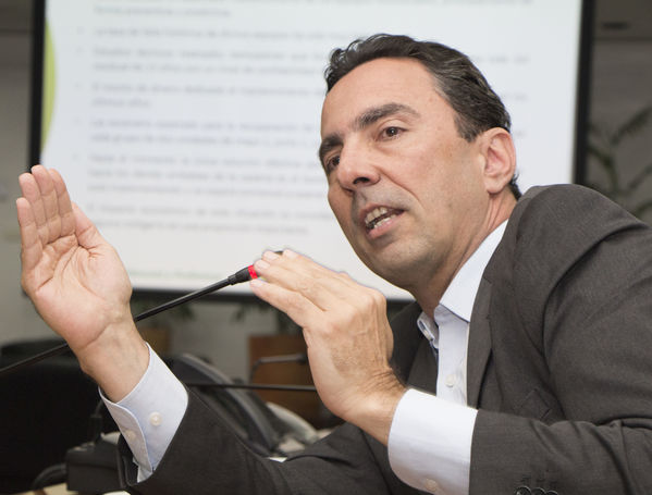 Rueda de Prensa sobre trabajos en la Central Guatapé  
Rueda de Prensa sobre trabajos en la Central Guatapé    
Fecha: Marzo 14 de 2016
Para descargar esta fotografía en alta resolución, haga clic sobre la imagen hasta que la misma se despliegue en la pantalla completa; luego dé clic derecho y elija la opción "guardar imagen como". 
En caso de publicación por cualquier medio, solicitamos acompañarla del crédito: "Foto EPM"
Palabras clave: Rueda Prensa trabajos Central Guatapé